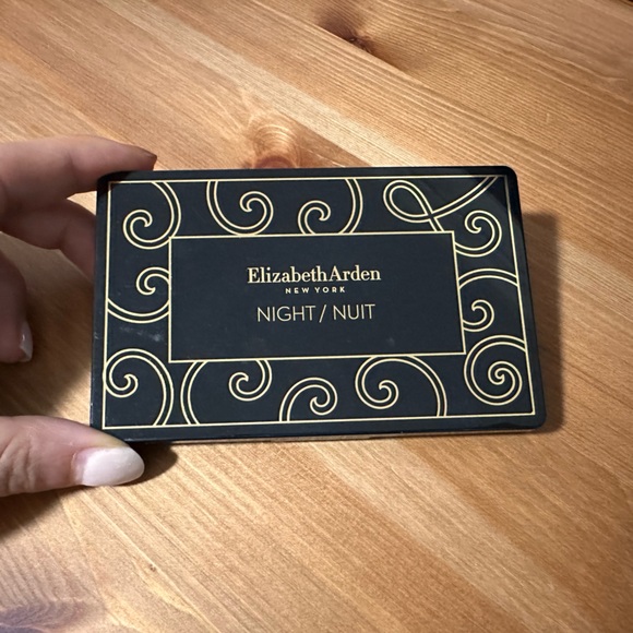 Eyeshadow - Picture 2 of 3